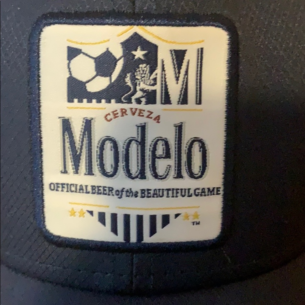 Modelo Baseball Hat - Picture 2 of 3